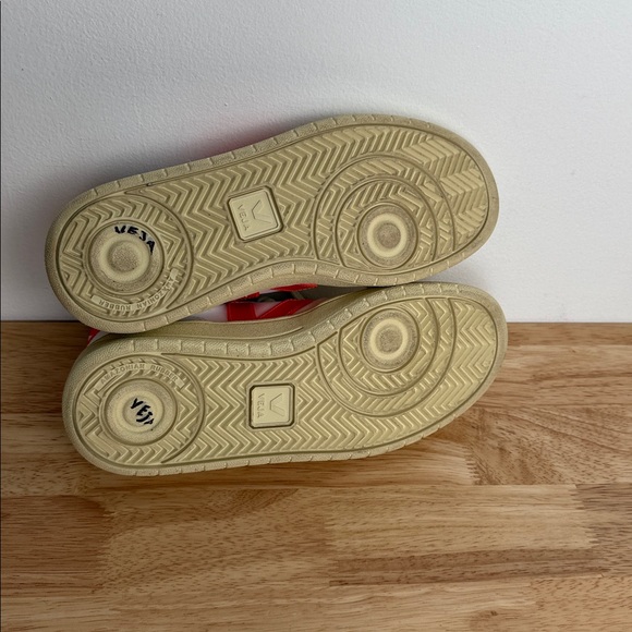 Veja CWL White and Orange Sneakers - Picture 9 of 14